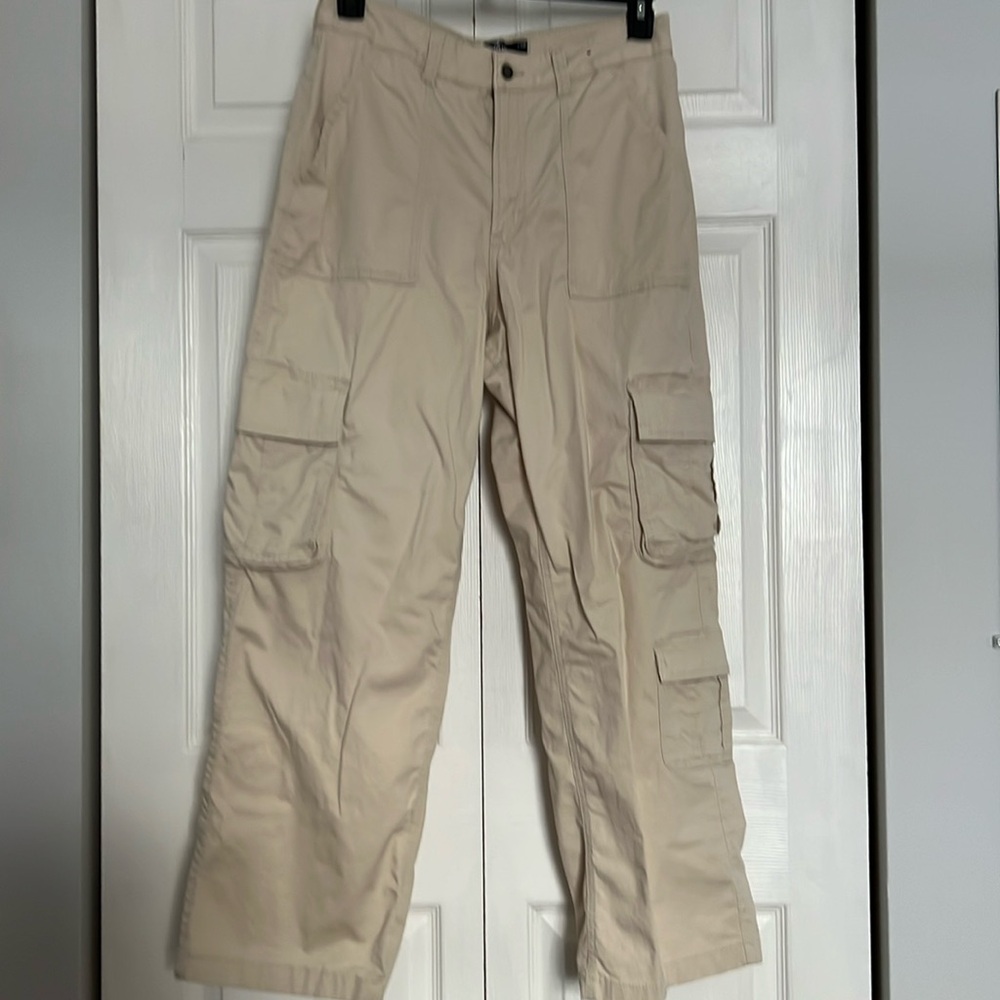 Hollister Ultra High Rise Baggy Cargo Pants